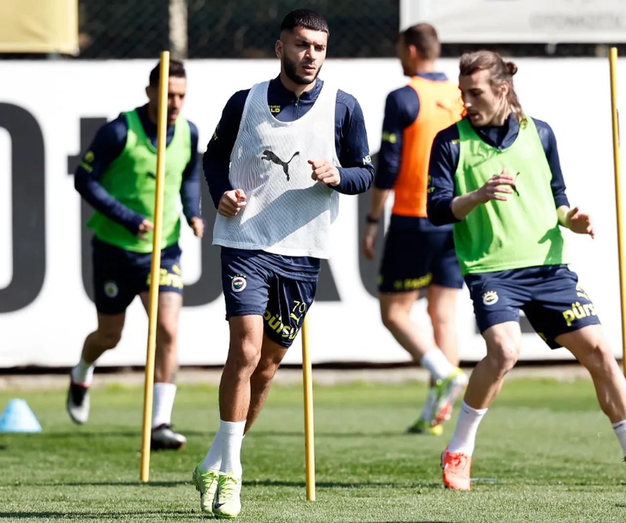 Fenerbahçe yarışa tutunmak için Gaziantep deplasmanında! İlk 11'ler belli oldu