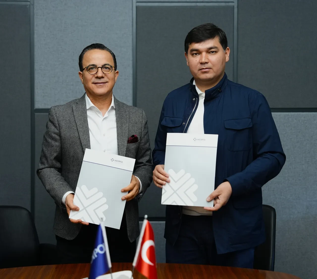 Medipol Eğitim ve Sağlık Grubu ile Termez Ekonomi ve Hizmet Üniversitesi arasında uluslararası iş birliği anlaşması imzalandı