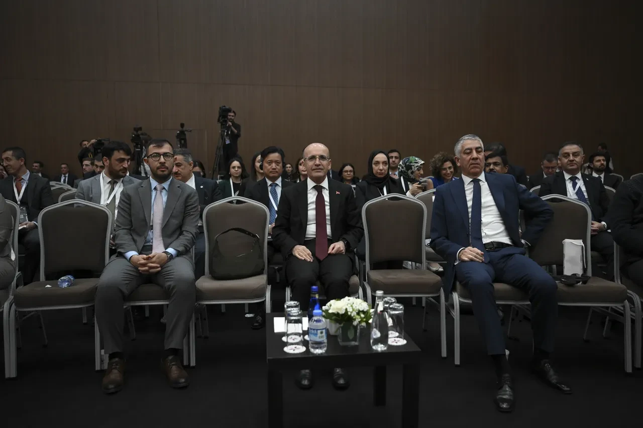 Mehmet Şimşek ABD’de sahnede: Yatırımcılar Türkiye için sıraya girdi