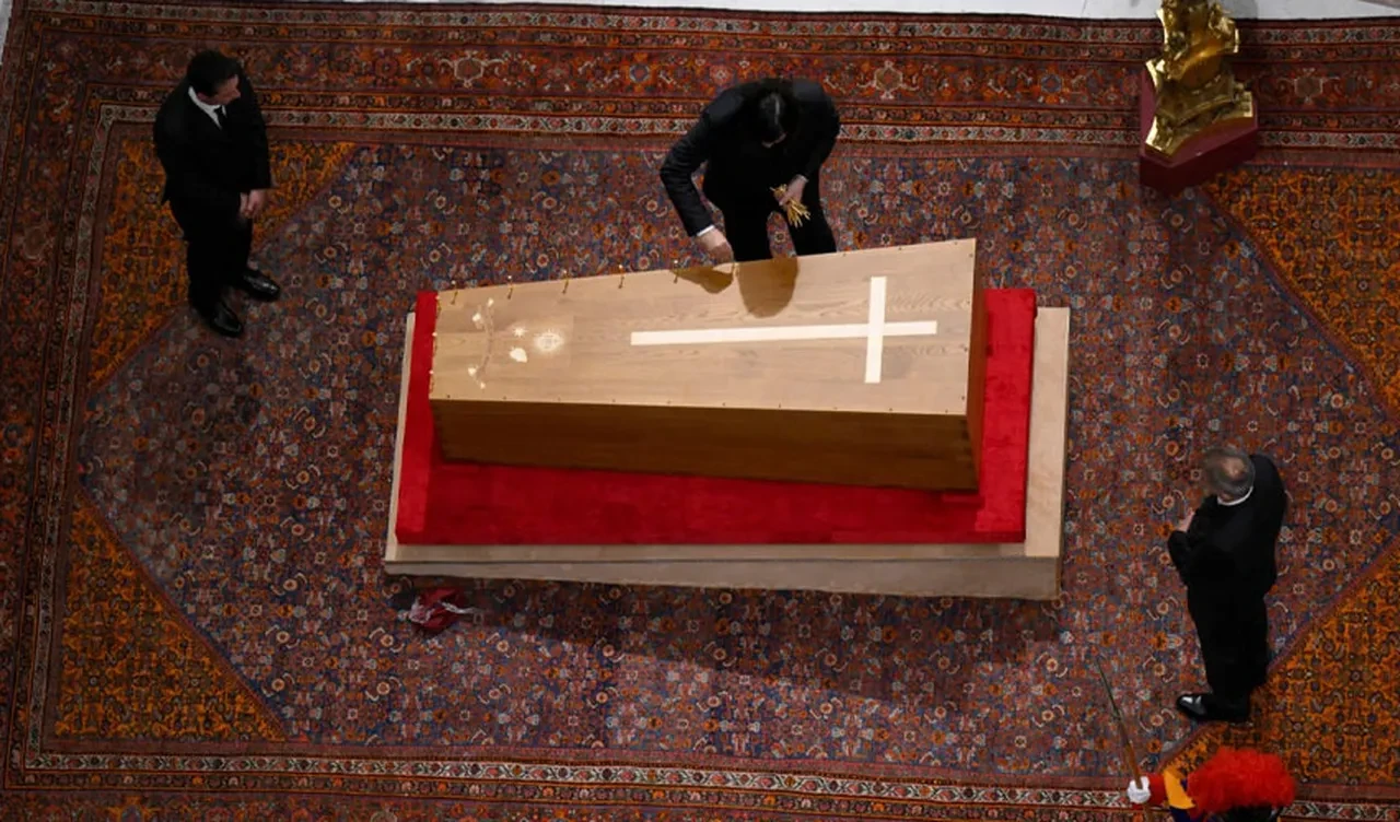 Papa Francis'in cenaze töreni için binler Vatikan'da! Sıkı güvenlik önlemleri alındı