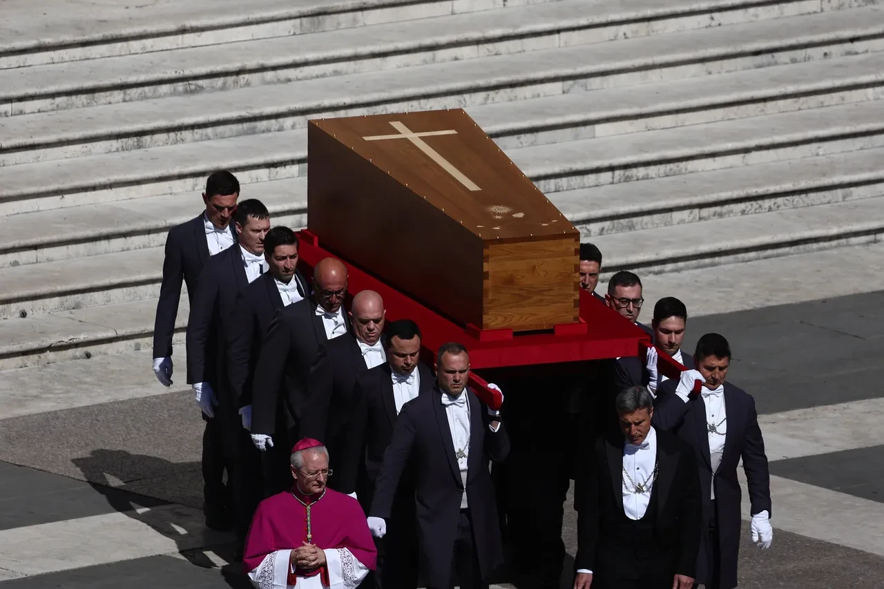 Papa Francis'in cenaze töreni için binler Vatikan'da! Sıkı güvenlik önlemleri alındı