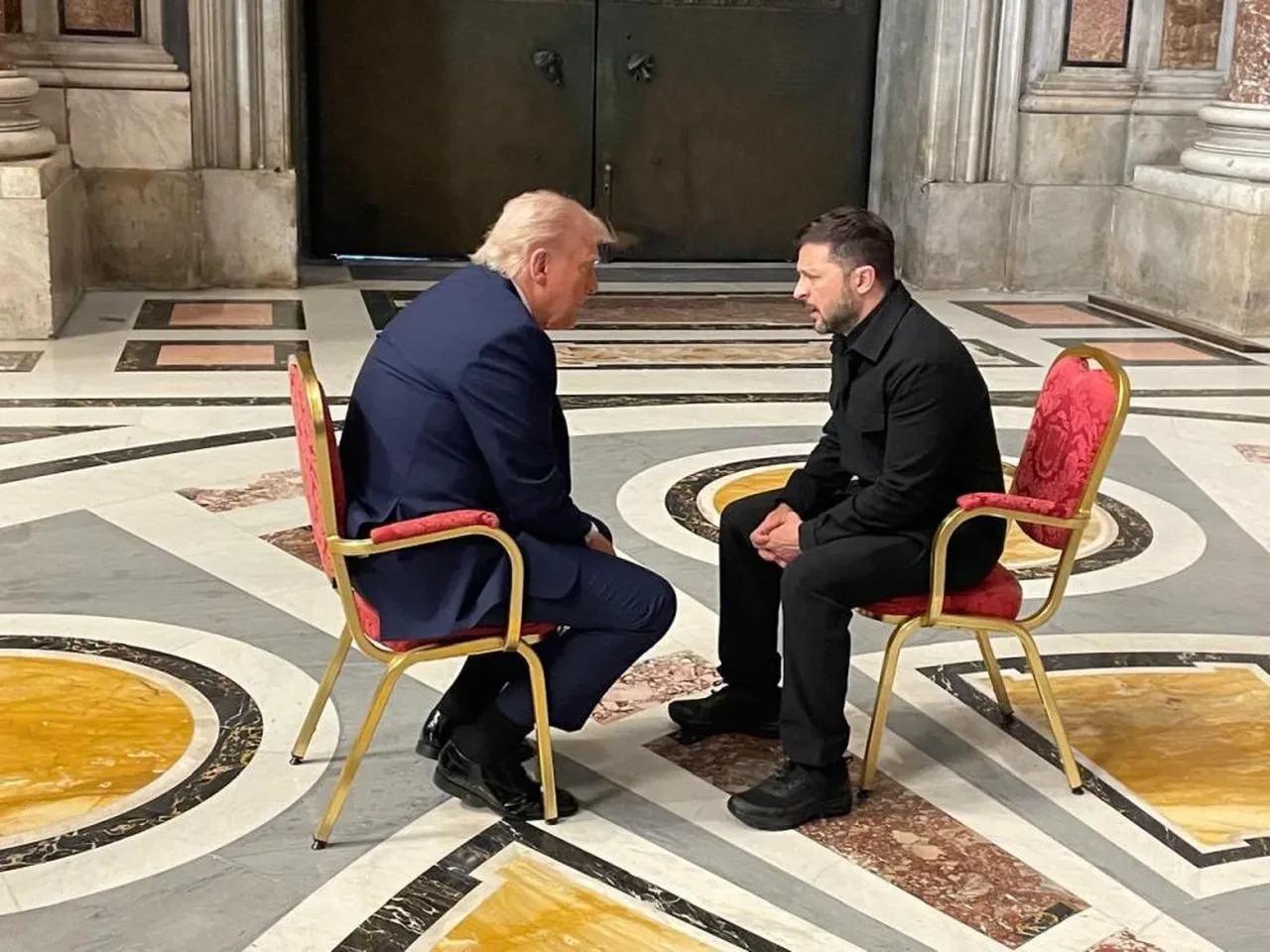Papa Francis'in cenaze töreninde Trump ve Zelenskiy görüşmesi