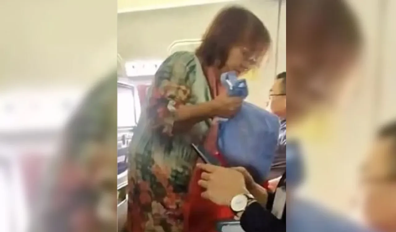 Uçakta bomba paniği! Gerçek çok geçmeden ortaya çıktı