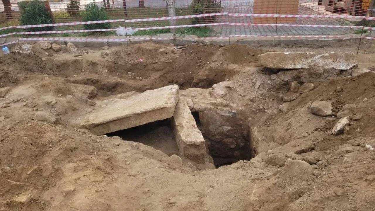 Yol çalışmasında tarihi eser fışkırdı! Bulunanlar müzeye götürüldü