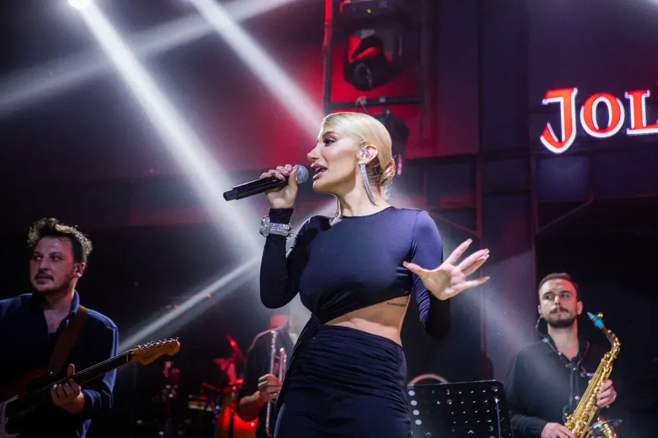 İrem Derici hatasına yandı! Tarkan'a dayanamadı, annesine seslendi