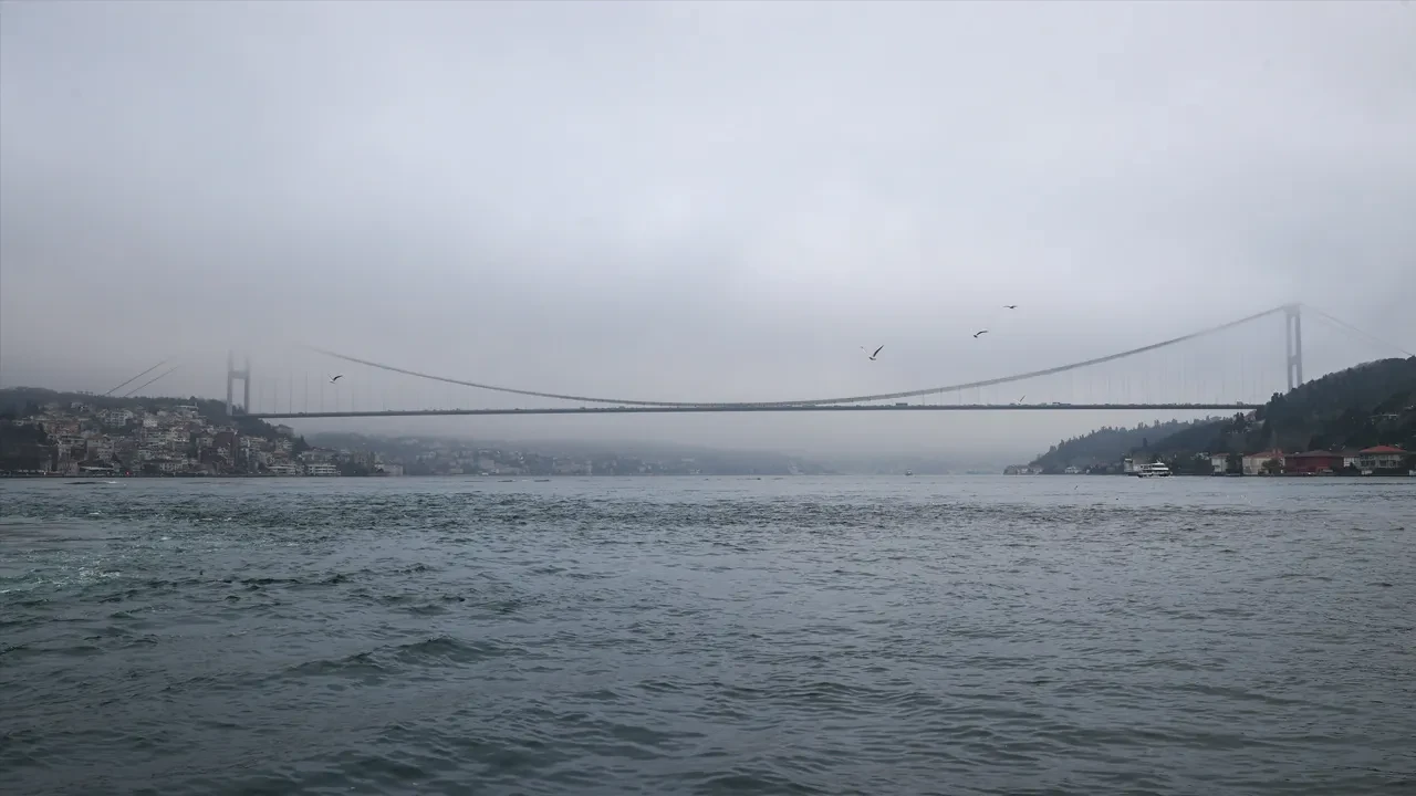 İstanbul için fırtına uyarısı! Meteoroloji ve valilik saat verdi