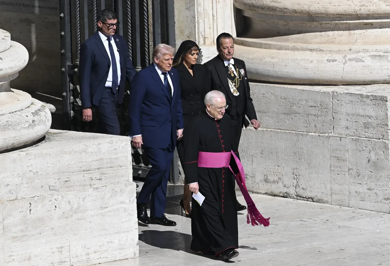 Papa'nın cenazesinde Trump'tan tepki çeken tavır! 'Saygısız herif'