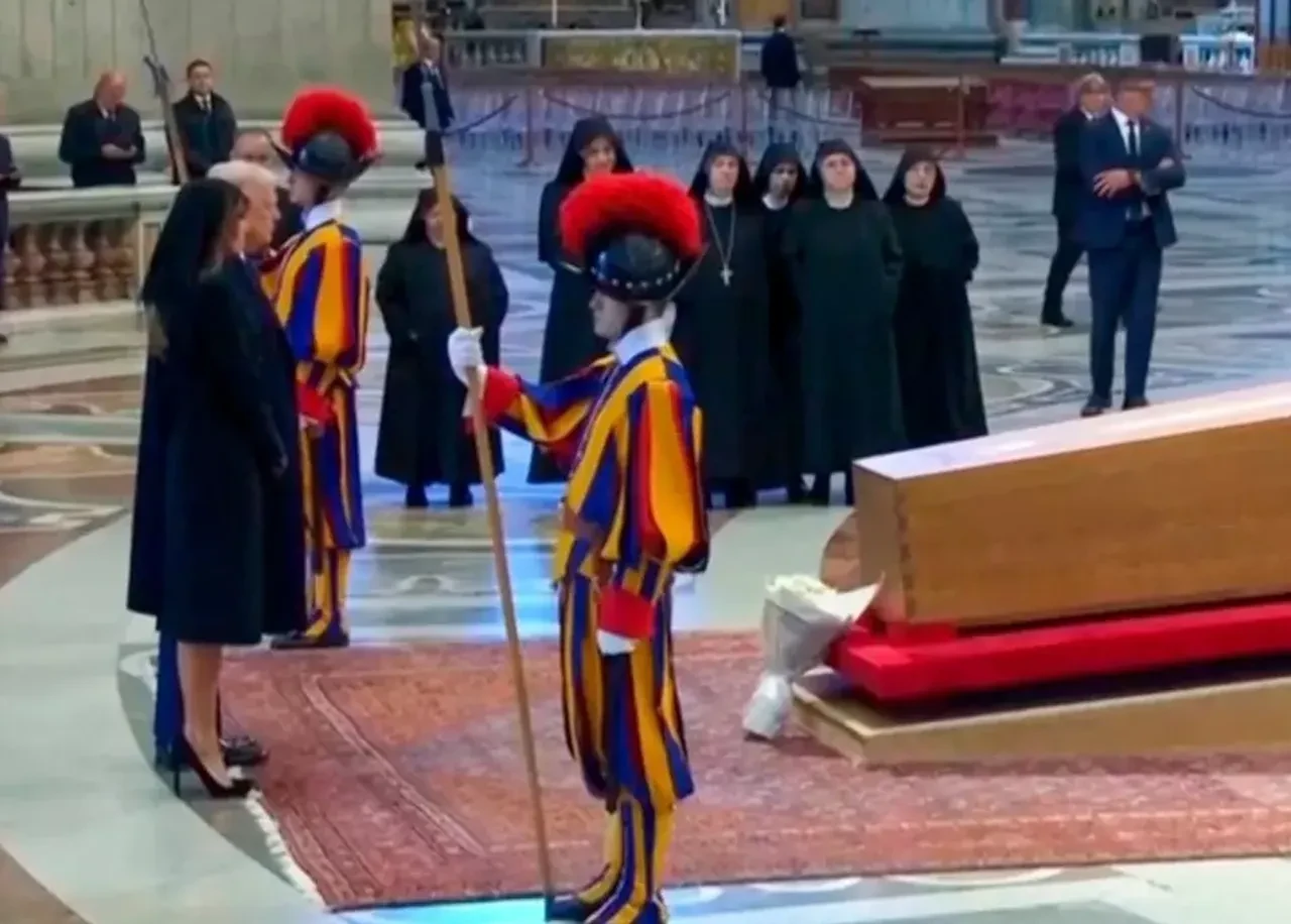 Papa'nın cenazesinde Trump'tan tepki çeken tavır! 'Saygısız herif'