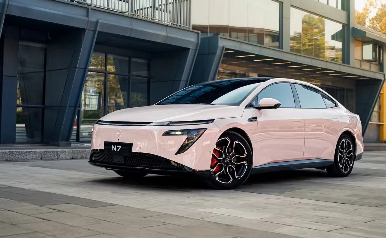 Sedan araba dönemi bitiyor mu? Nissan'dan flaş karar