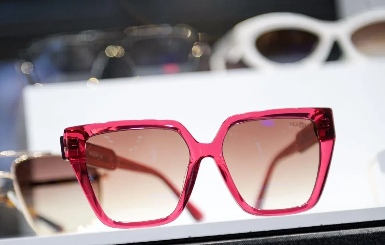 Uzmanından güneş gözlüğü uyarısı: Ciddi riski var! Sadece stile bakılmamalı