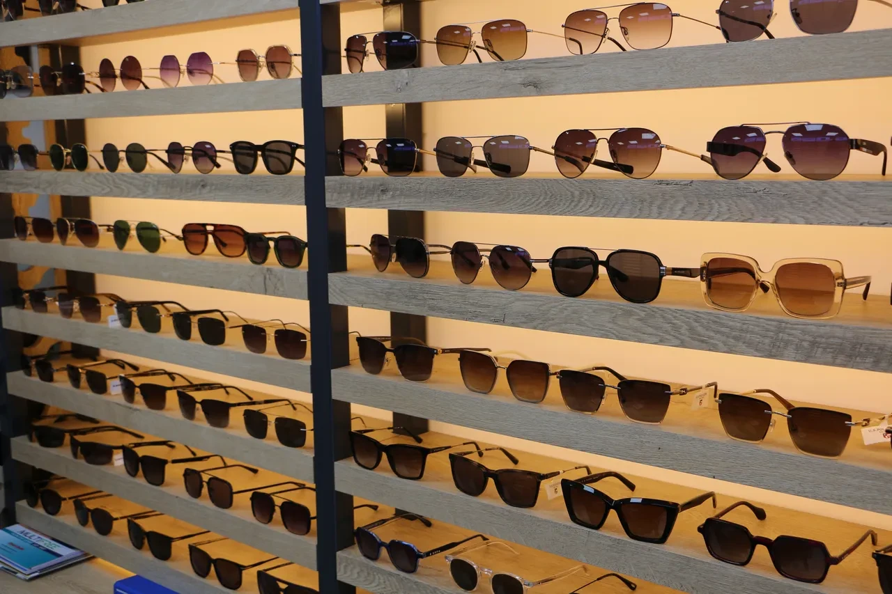 Uzmanından güneş gözlüğü uyarısı: Ciddi riski var! Sadece stile bakılmamalı