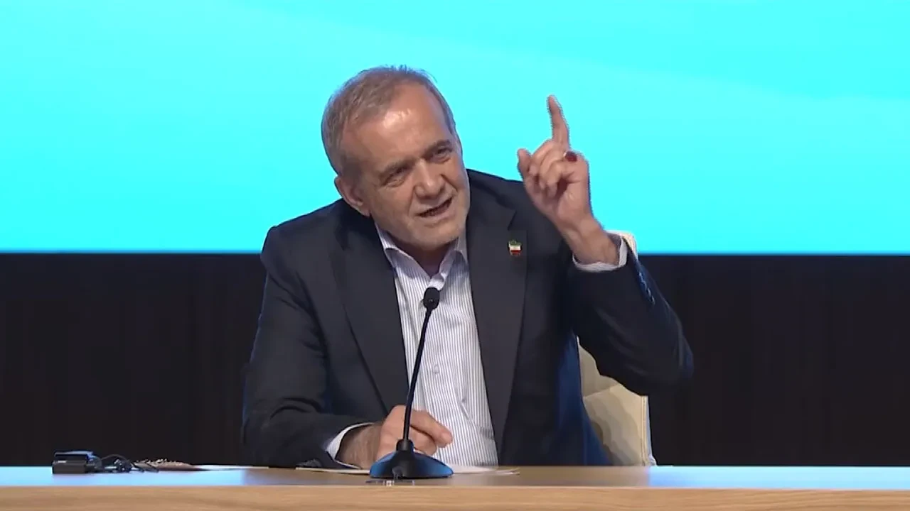 İran Cumhurbaşkanı Pezeşkiyan Türkçe şiir okudu! Salonda alkış tufanı koptu