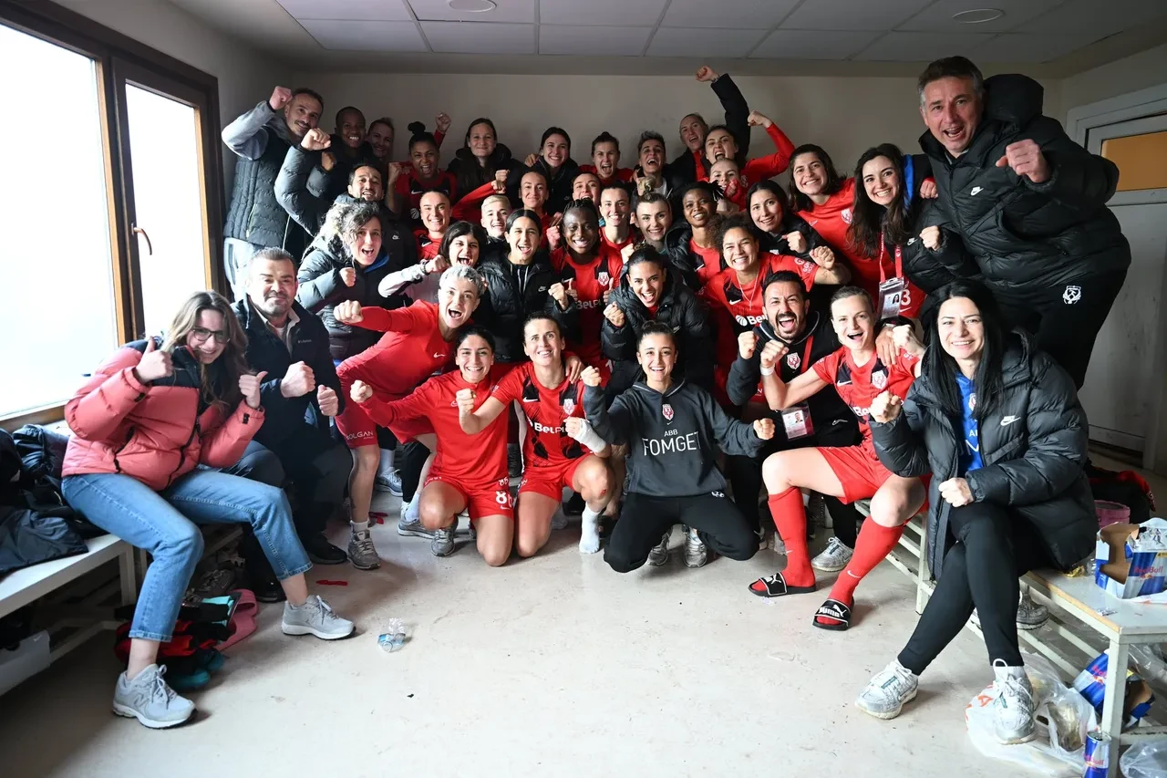 Kadın futbolunda şaibe tartışması! Fenerbahçe'yi Mourinho'nun sözüyle cevap"