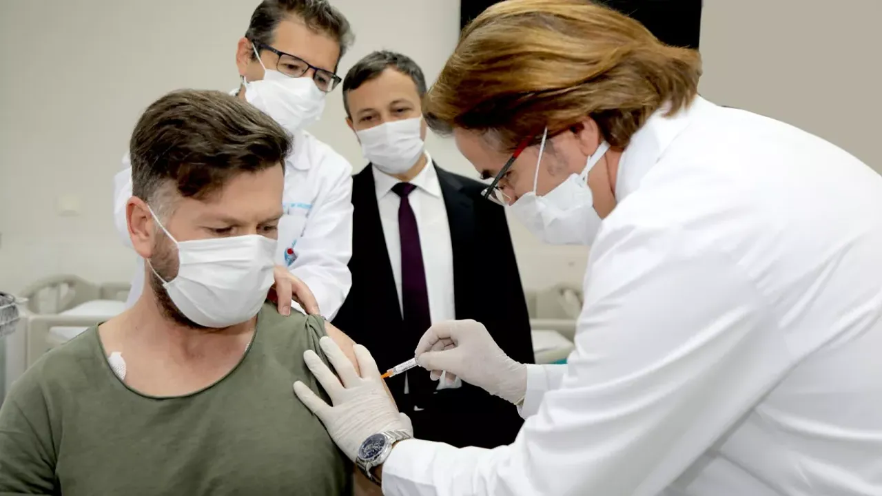 Korona aşıları kalp hastalıklarını artırdı mı? İddialara son noktayı koydular