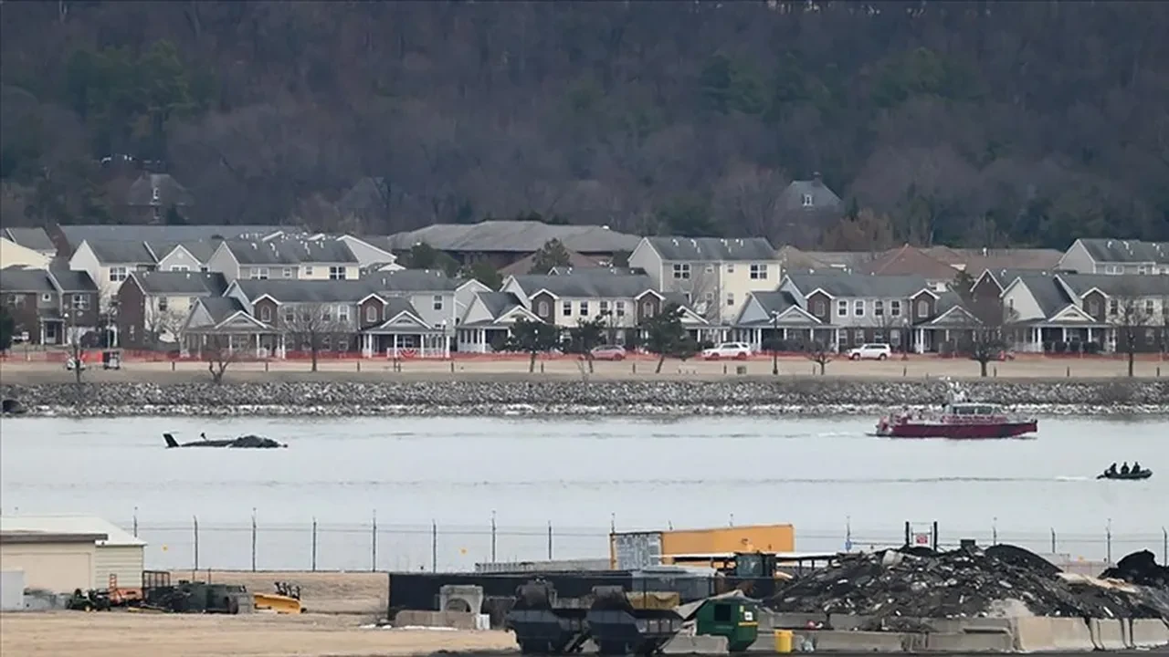 Pilotun iki hatası 67 kişinin ölümüne sebep oldu! Kaza gökyüzünü aydınlattı