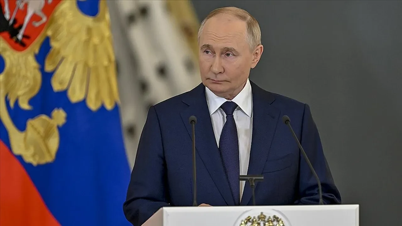 Putin'in geçici ateşkes kararı memnun etmedi! Trump kalıcı barış istiyor