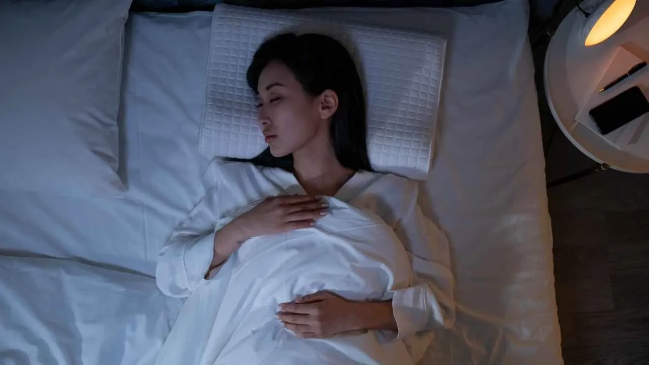 Sadece uyuyarak bir saatlik yürüyüşten daha fazla kalori yakabilirsiniz! Zayıflamanın en kolay yolu