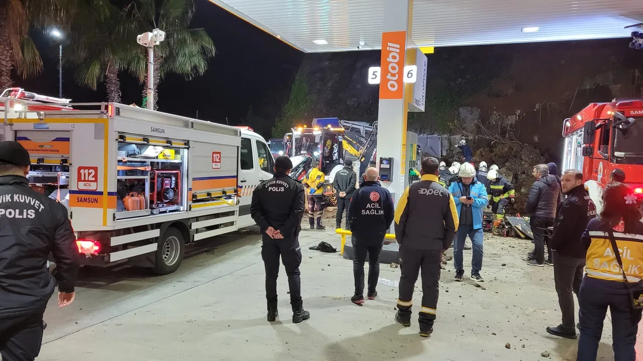 Son dakika | Samsun'da heyelan: Enkaz altında kalan 3 kişi hayatını kaybetti