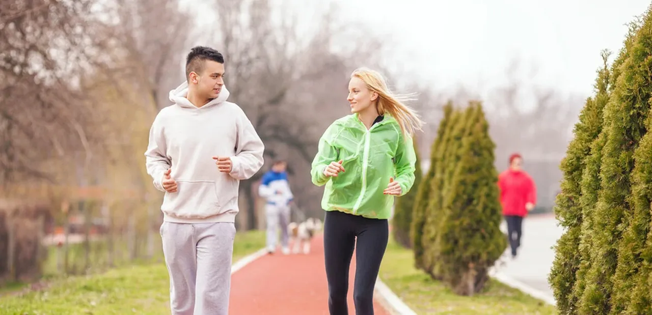 Bilim insanlarının tavsiye ettiği yürüyüş: 2 dakikada 10 bin adım atmış kadar fayda ediyor!