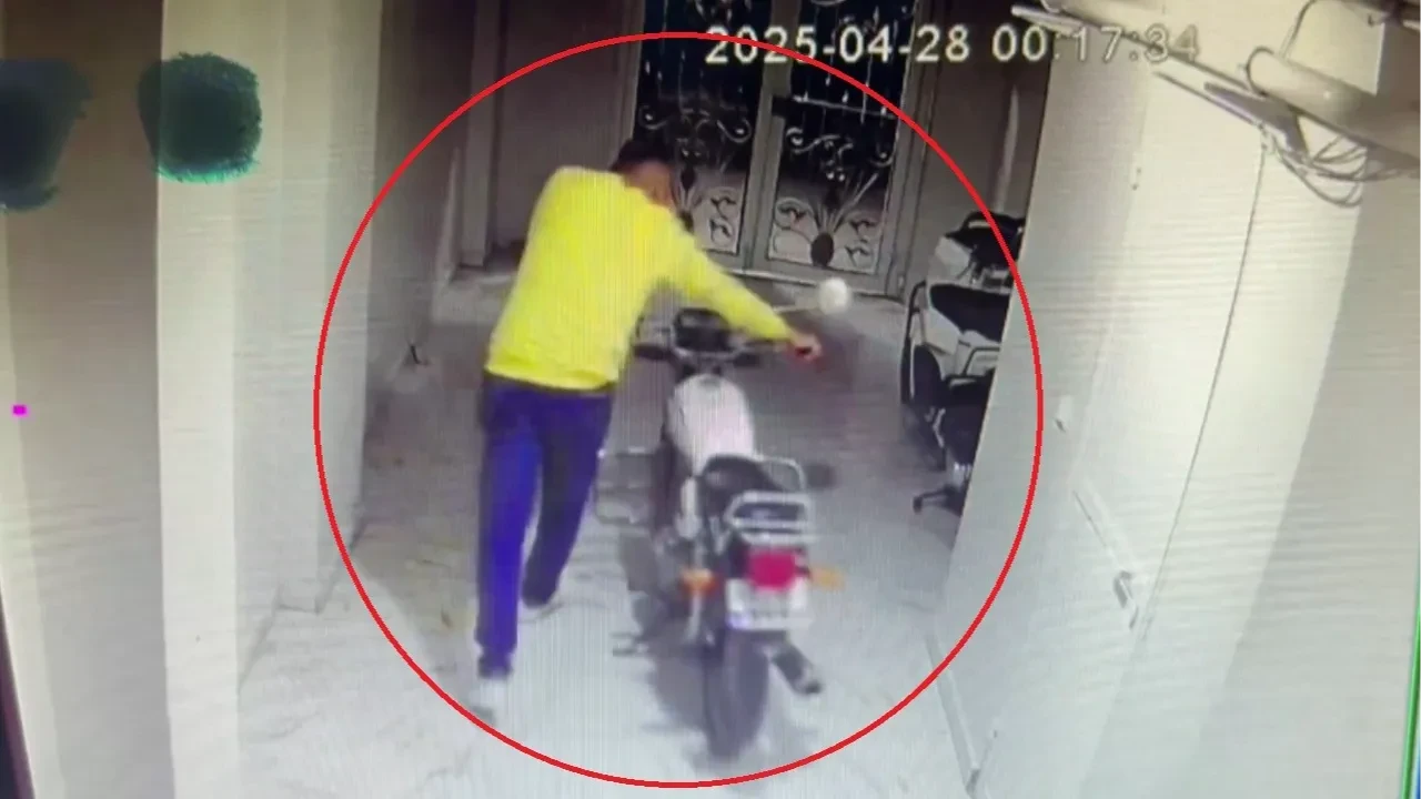 Çaldığı motosikletle turladı! Yakalanmamak için kendisini böyle kamufle etti