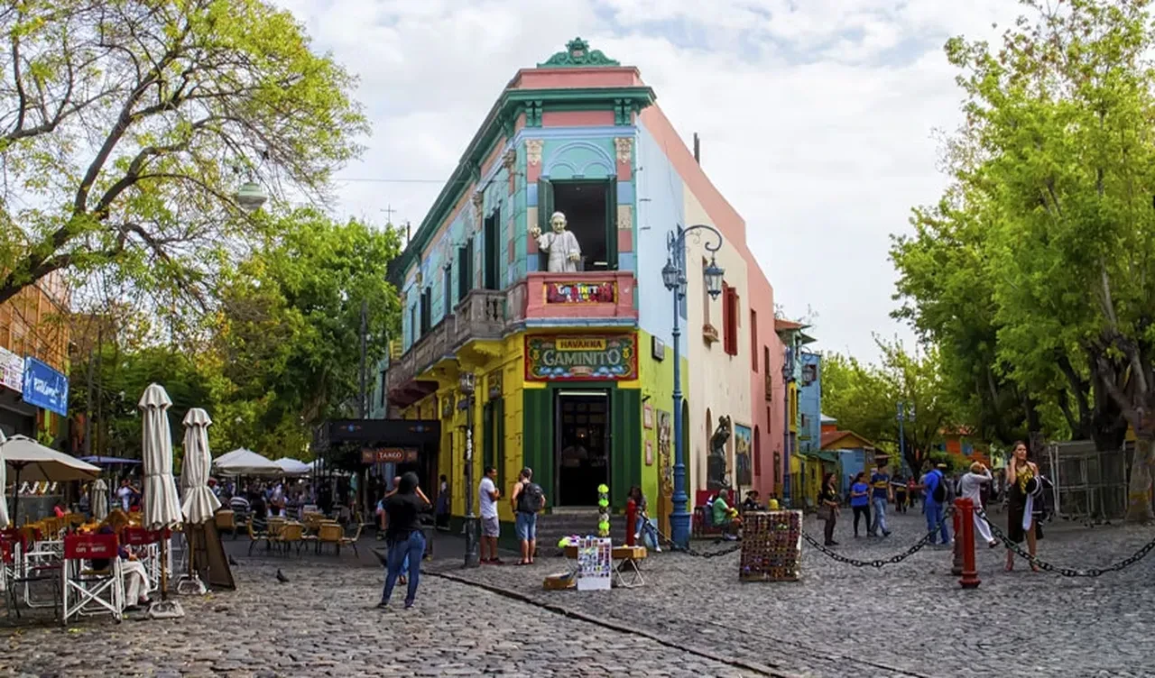 Emeklilik hayatını yurt dışında geçirmek isteyenlere müjde! Maaşınızı taşıyın, vatandaşlık alın