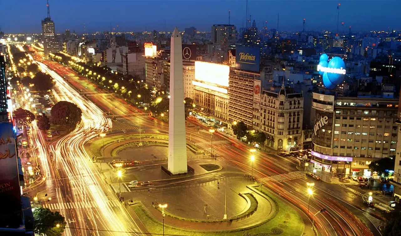 Emeklilik hayatını yurt dışında geçirmek isteyenlere müjde! Maaşınızı taşıyın, vatandaşlık alın