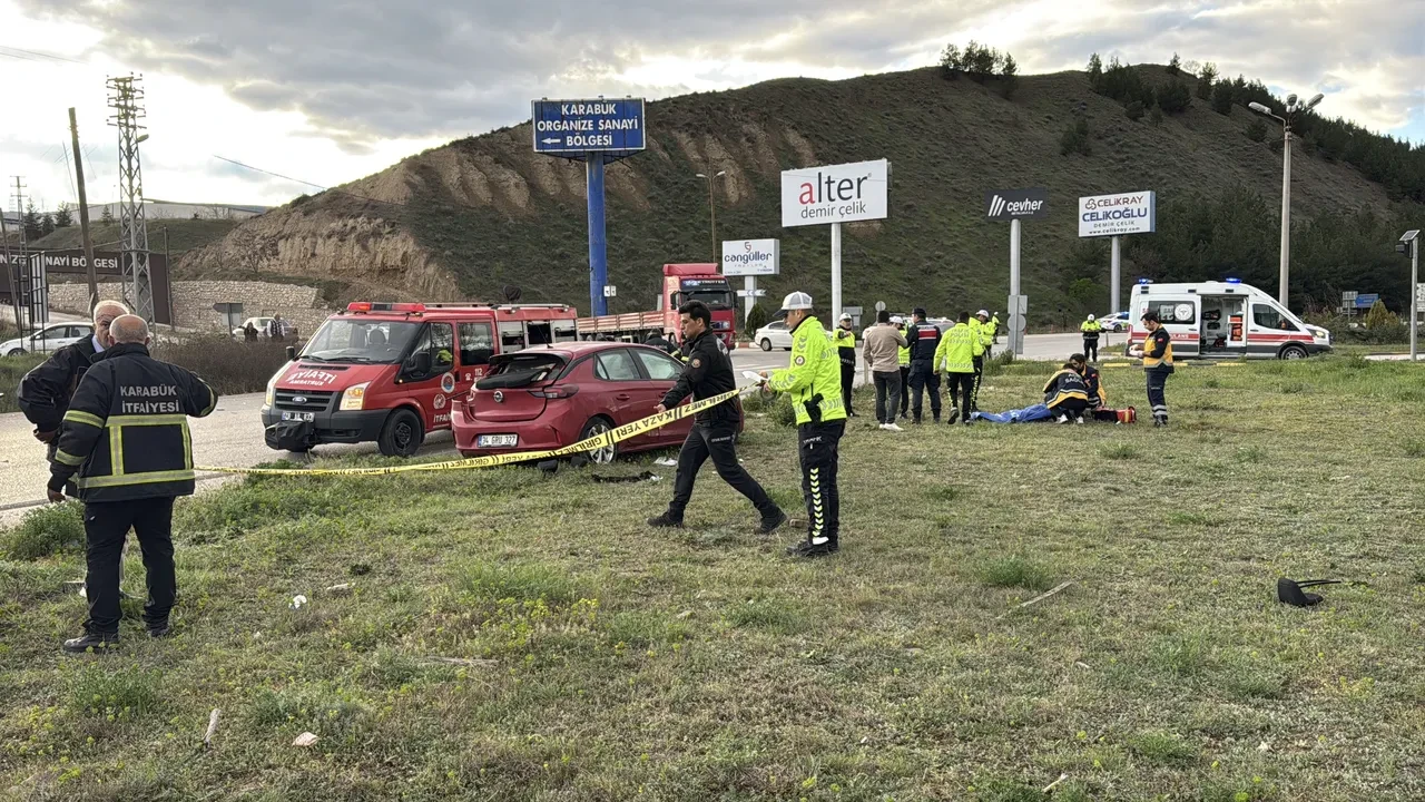 Karabük'te tır ile otomobil çarpıştı! Feci kazada aynı aileden 3 ölü, 2 yaralı