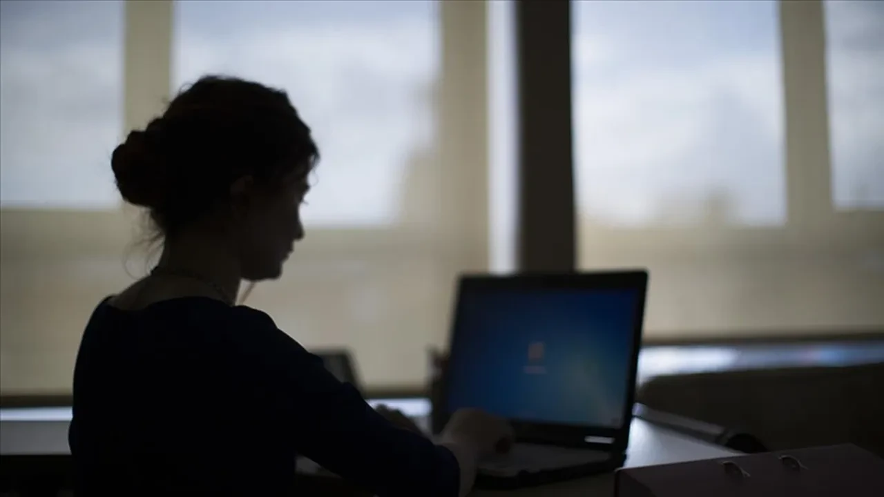 Mobbing ile mücadelede yeni dönem! Cumhurbaşkanlığı genelgesi yürürlükte: İşte çalışanların yapması gerekenler