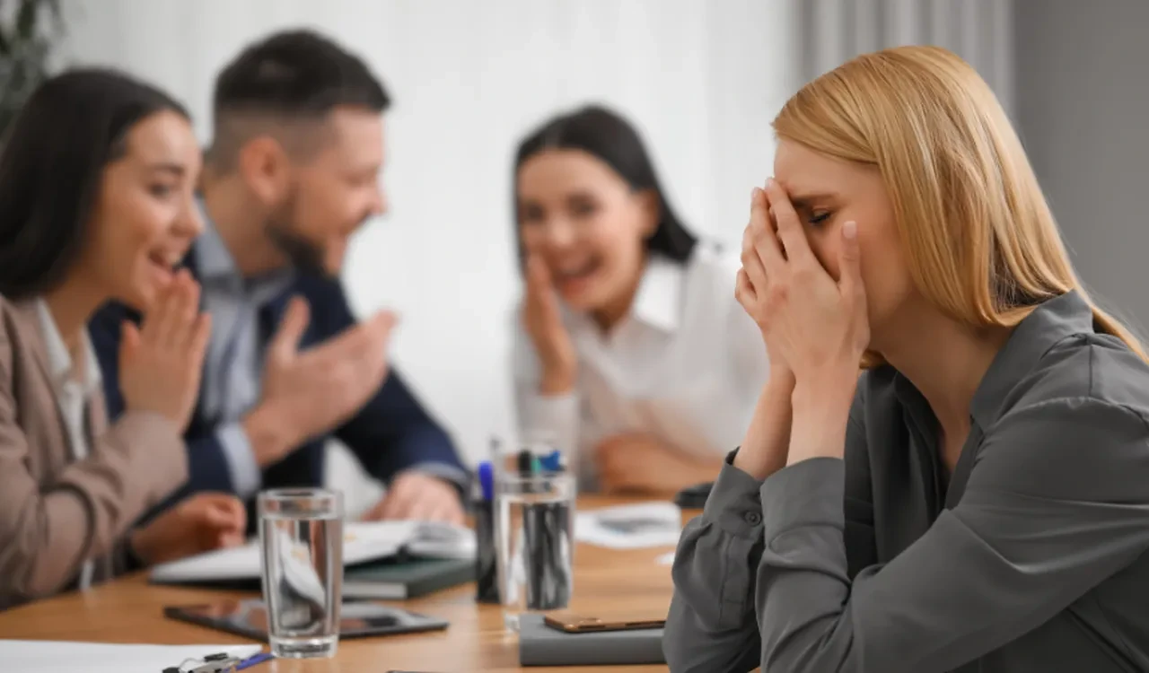 Mobbing ile mücadelede yeni dönem! Cumhurbaşkanlığı genelgesi yürürlükte: İşte çalışanların yapması gerekenler
