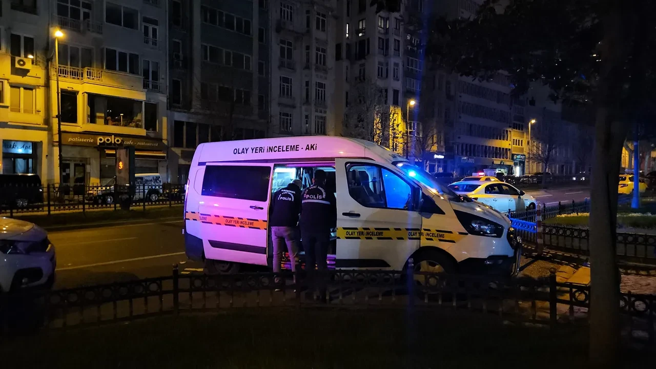 Şişli'de eğlence mekanında silahlı çatışma! İki grup birbirine girdi: Yaralılar var