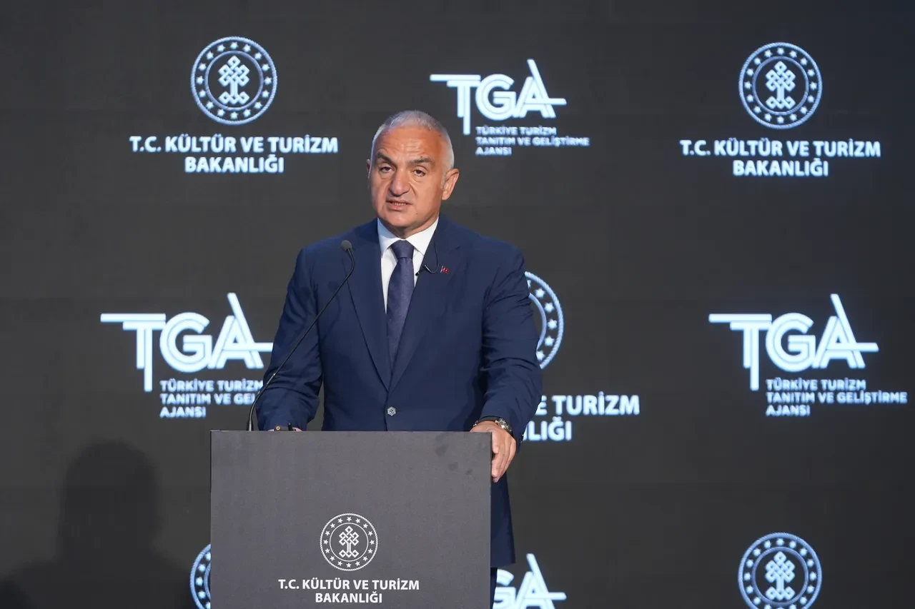 Bakan Ersoy açıkladı! Turizmde ilk çeyrek rekoru