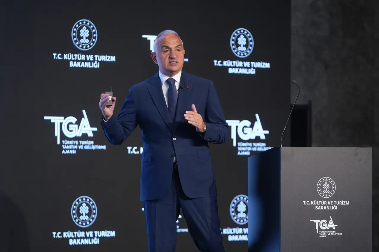 Bakan Ersoy açıkladı! Turizmde ilk çeyrek rekoru