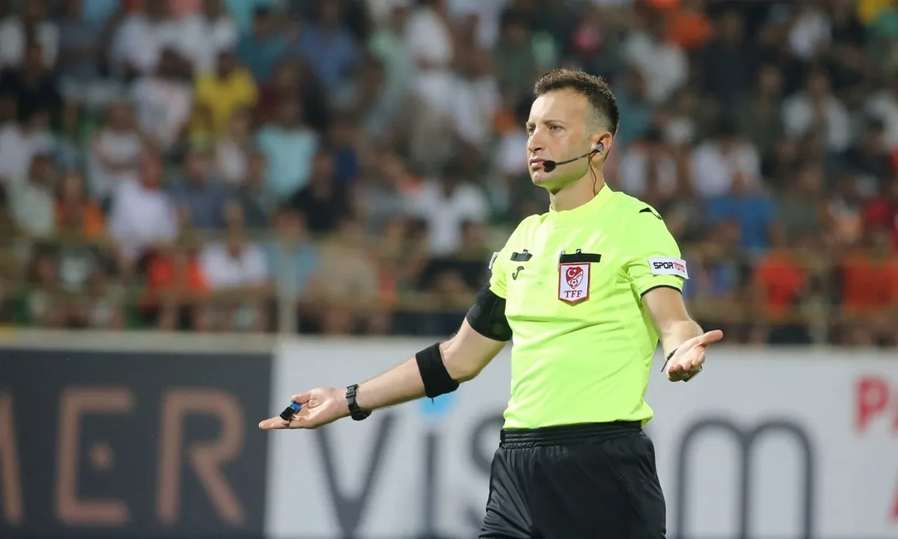 Fenerbahçe - Beşiktaş derbisinin hakemi açıklandı