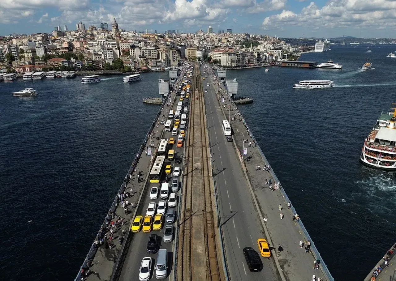 İstanbul'da 1 Mayıs tedbirleri: Bazı yollar ve metro durakları kapatıldı