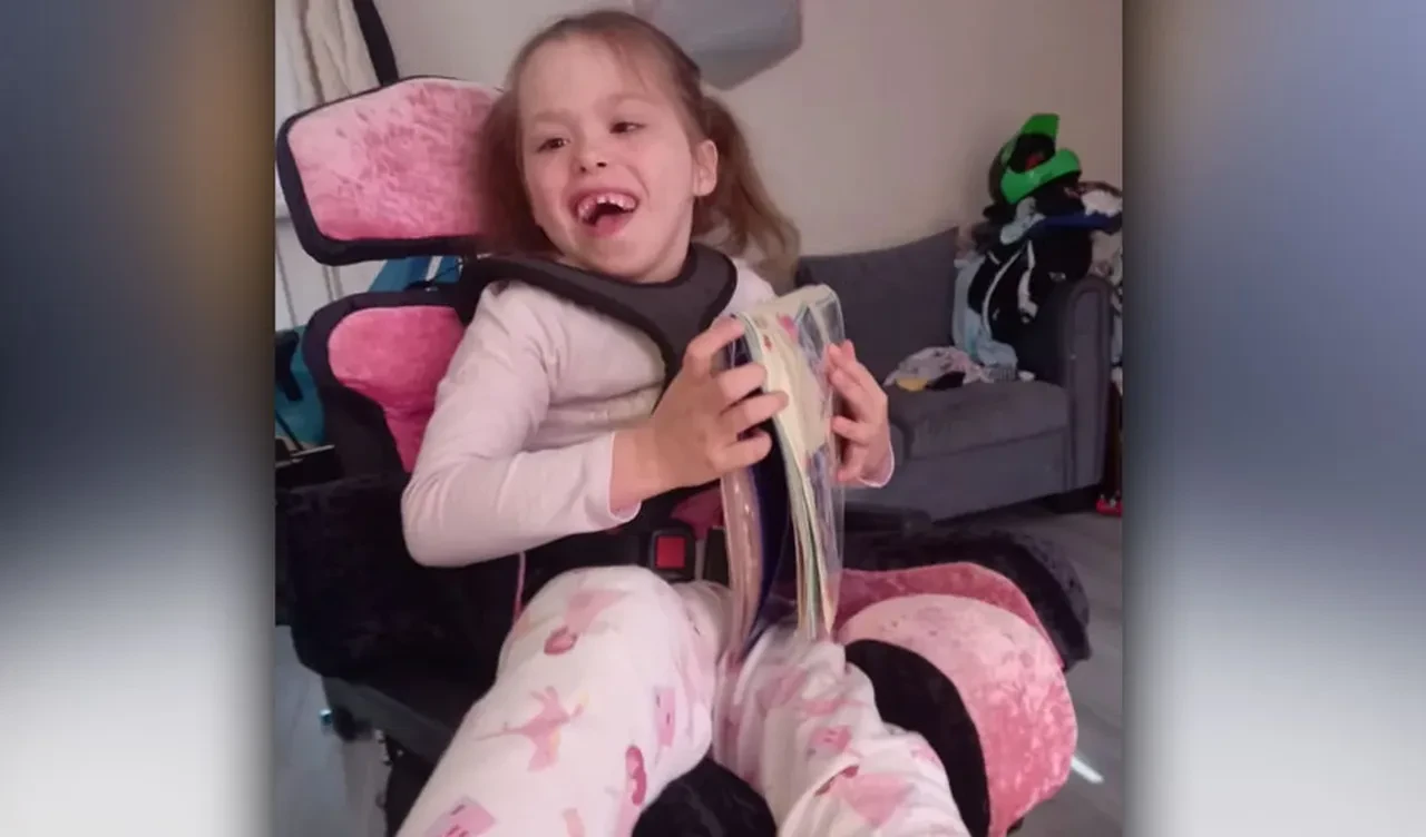 Kalbi vücudunun dışında doğan bebek için çığır açan operasyona imza atıldı