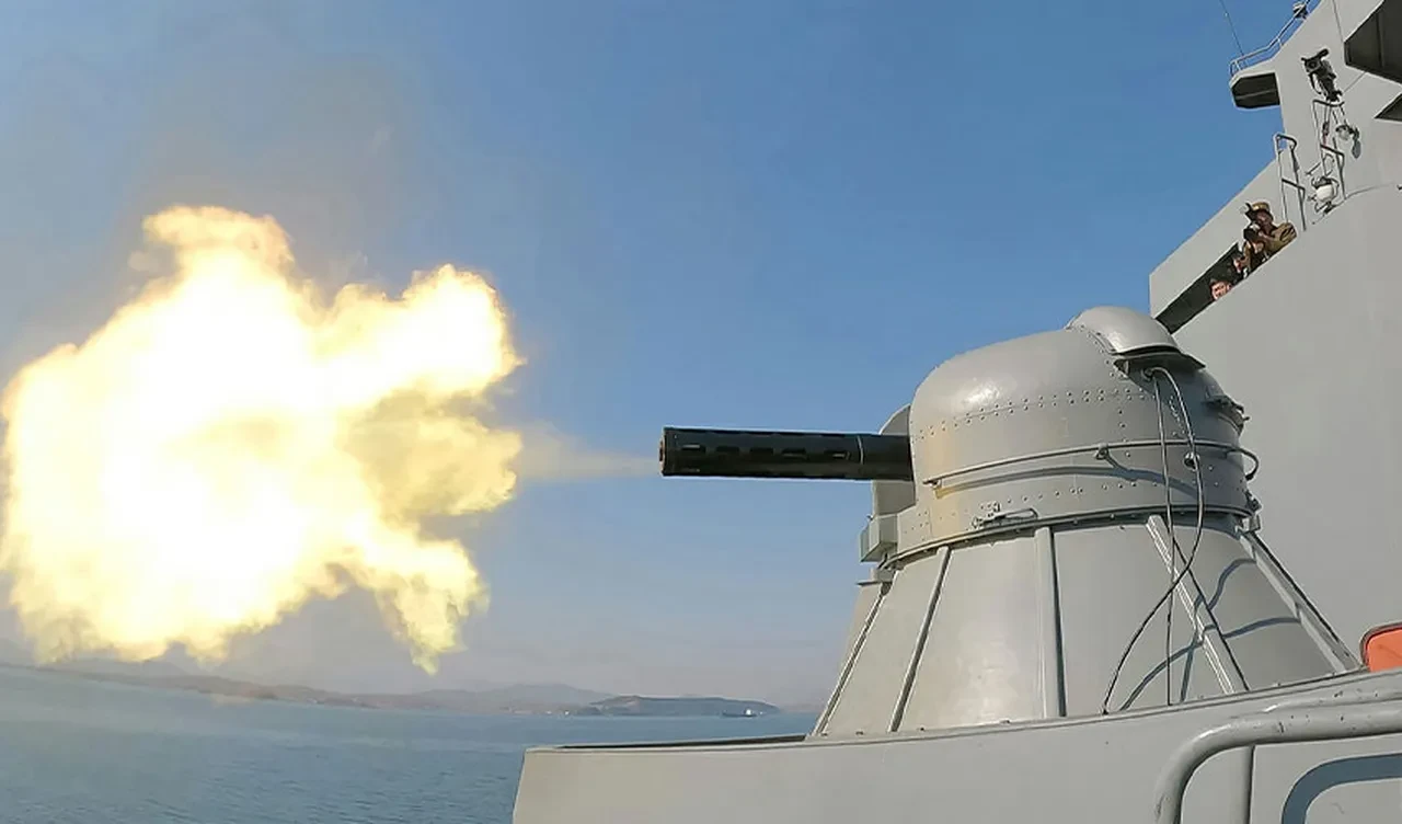 Kuzey Kore'den düşmanlarına gözdağı! 5 bin tonluk ölüm makinesinin ilk test atışı gerçekleşti