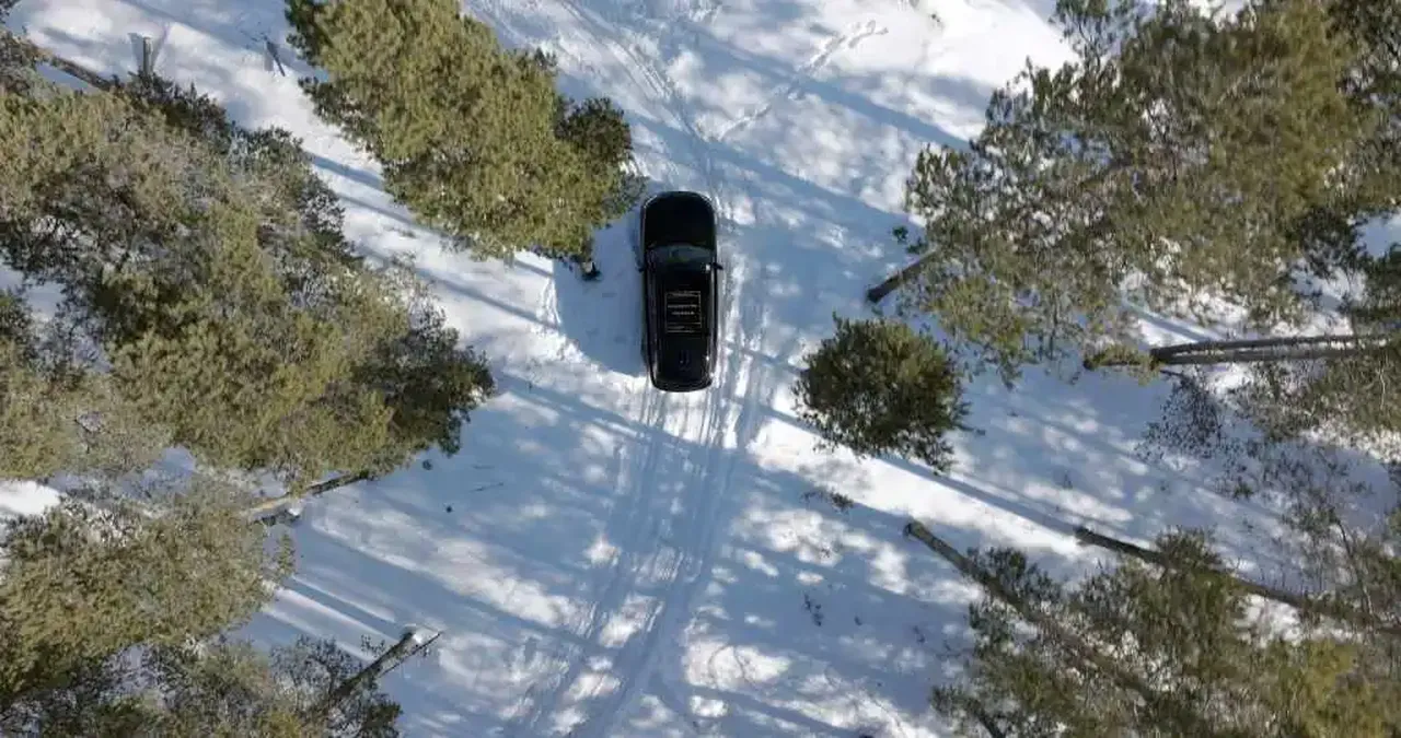 Range Rover elektrikli SUV pazarına giriyor! Donmuş göllerde test edildi, podyuma hazır