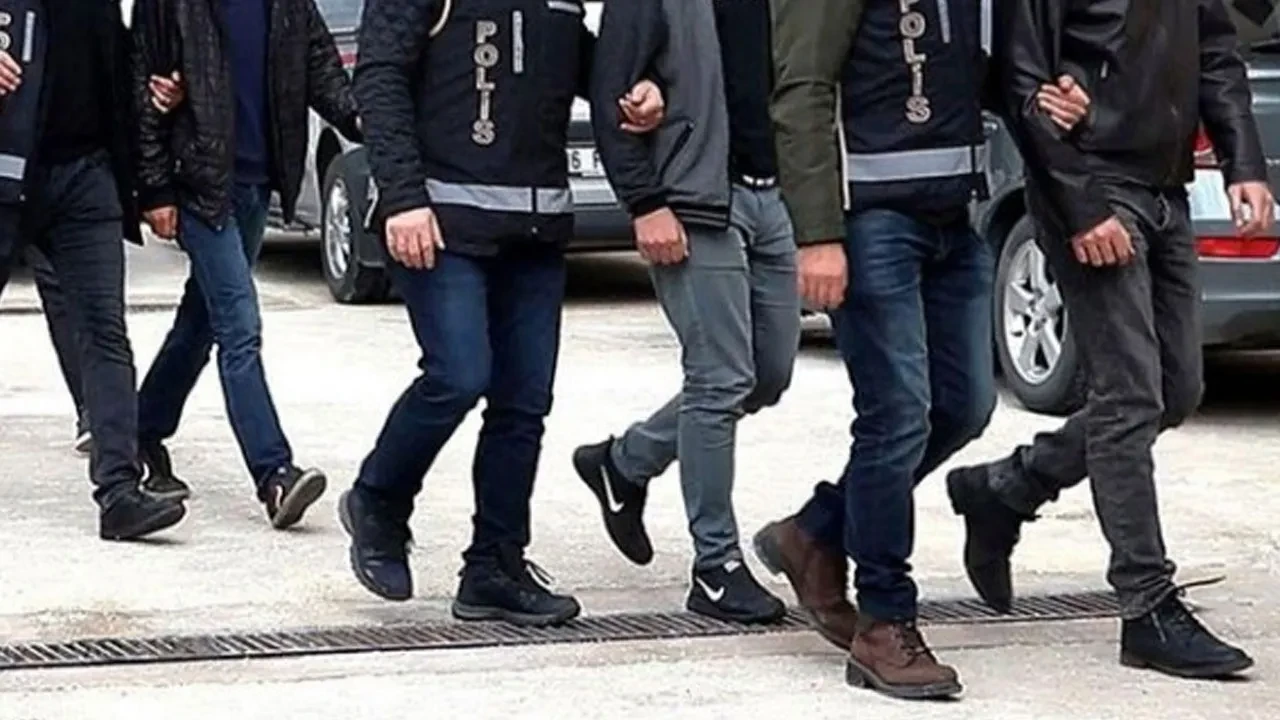 Bakan Yerlikaya açıkladı! FETÖ'ye bir darbe daha: 73 şüpheli yakalandı