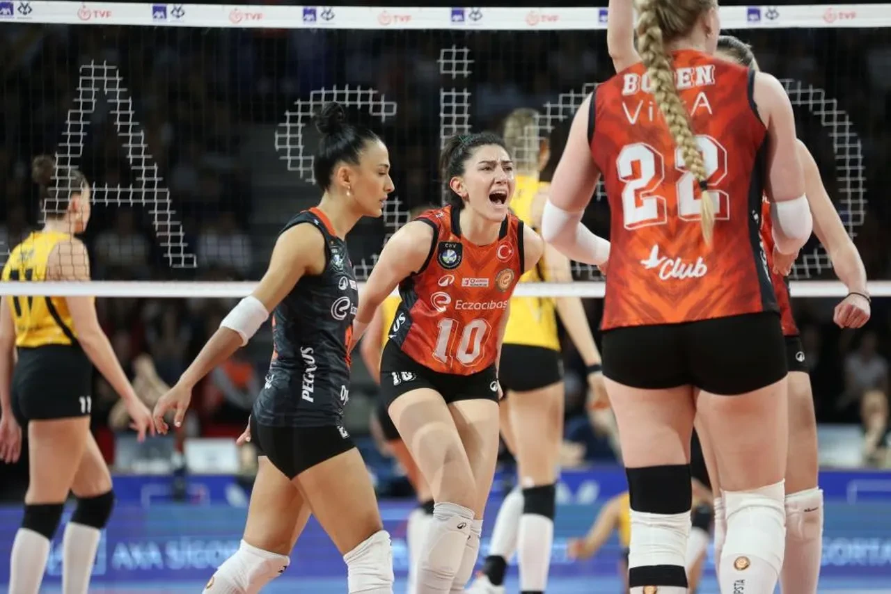 Eczacıbaşı Dynavit adını finale yazdırdı!
