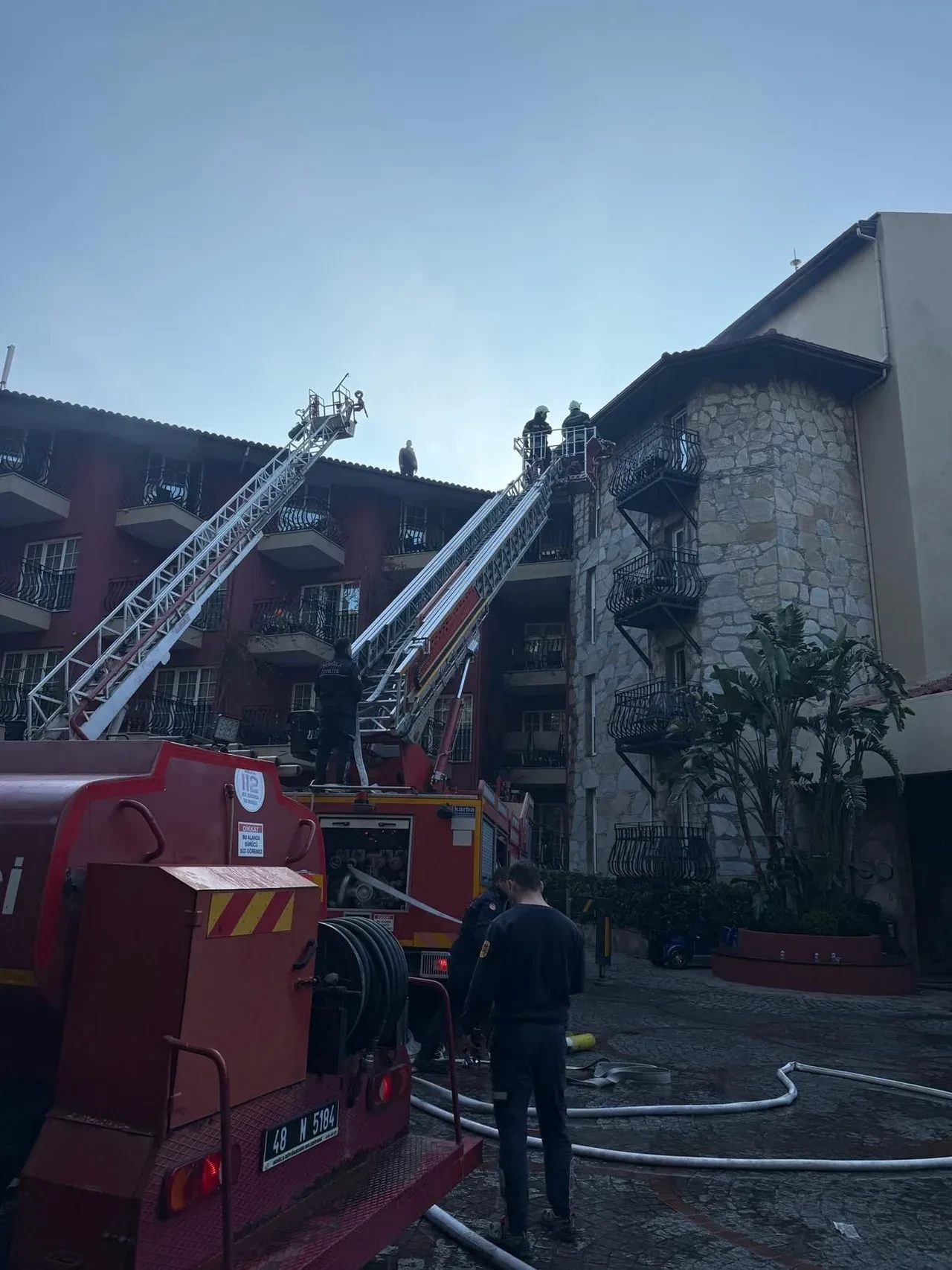 Marmaris'te 5 yıldızlı otelde korku dolu anlar! 680 kişi tahliye edildi