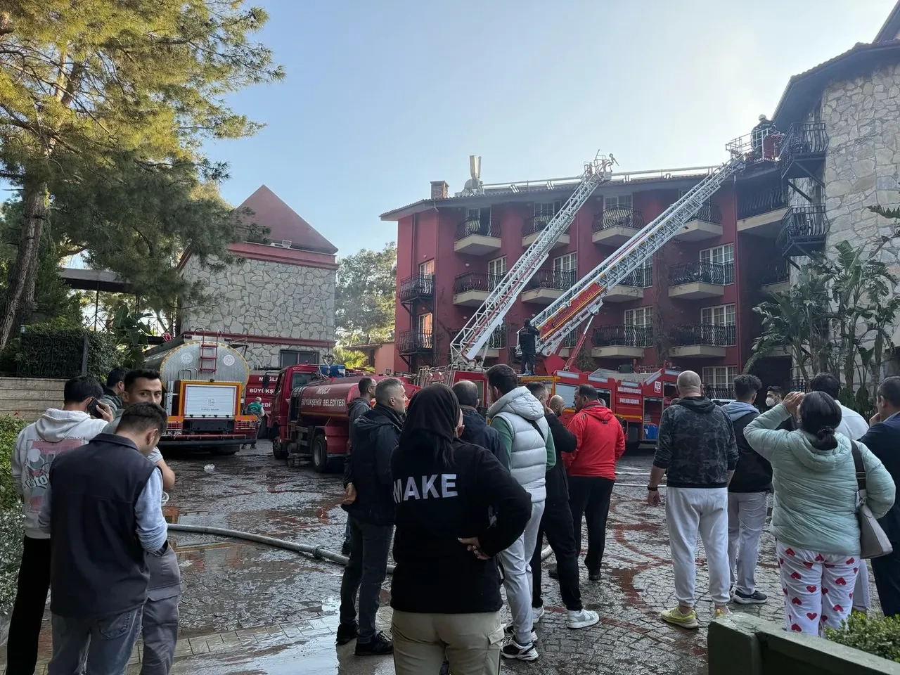 Marmaris'te 5 yıldızlı otelde korku dolu anlar! 680 kişi tahliye edildi