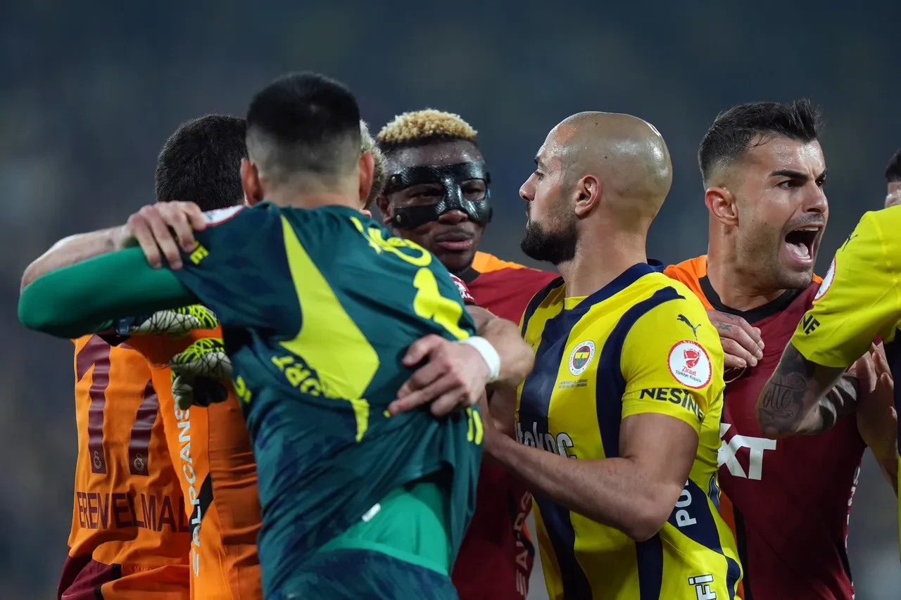 Okan Buruk'a saldıran Jose Mourinho PFDK'ya sevk edildi! İşte bekleyen cezalar...