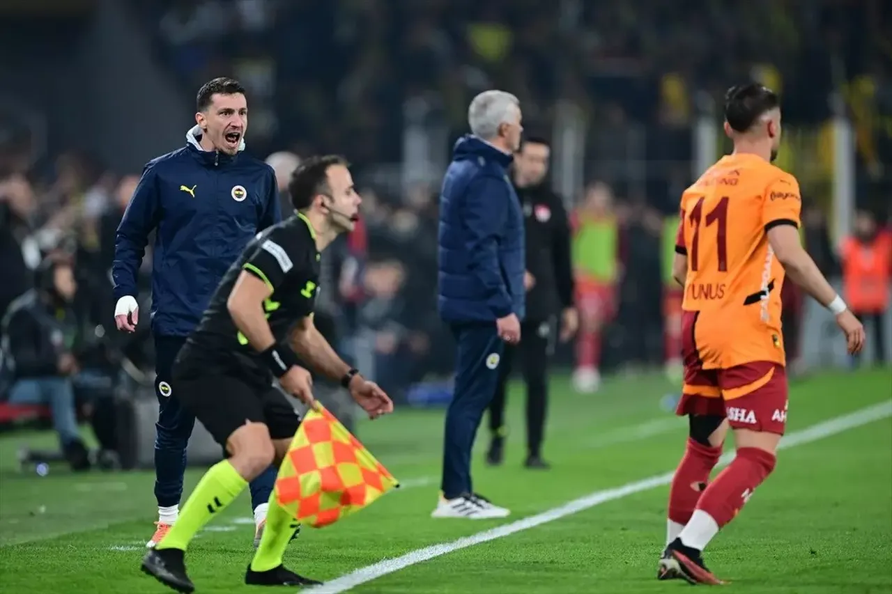 Okan Buruk'a saldıran Jose Mourinho PFDK'ya sevk edildi! İşte bekleyen cezalar...