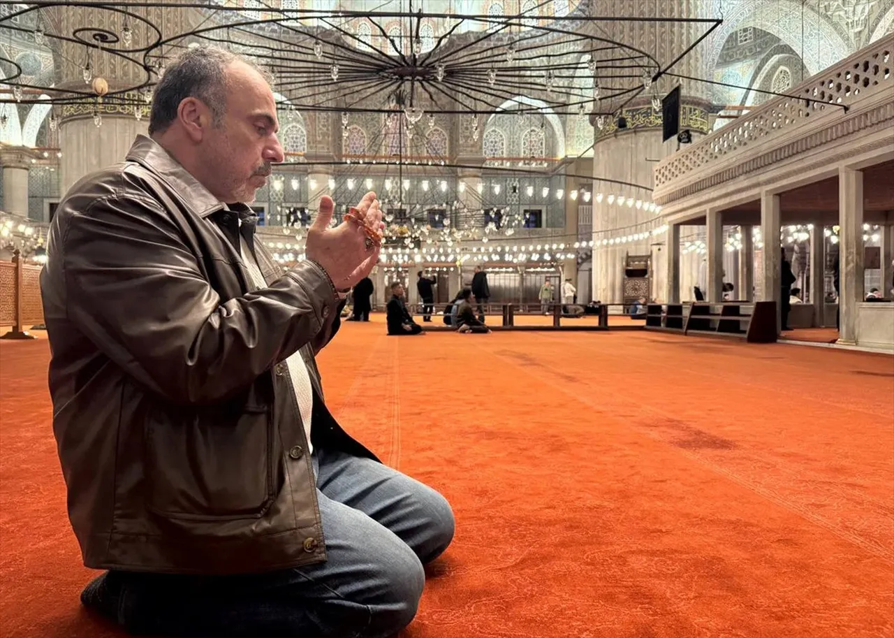 3 yaşında Mısır'a gönderildi! 55 yıldır görmediği annesini arıyor