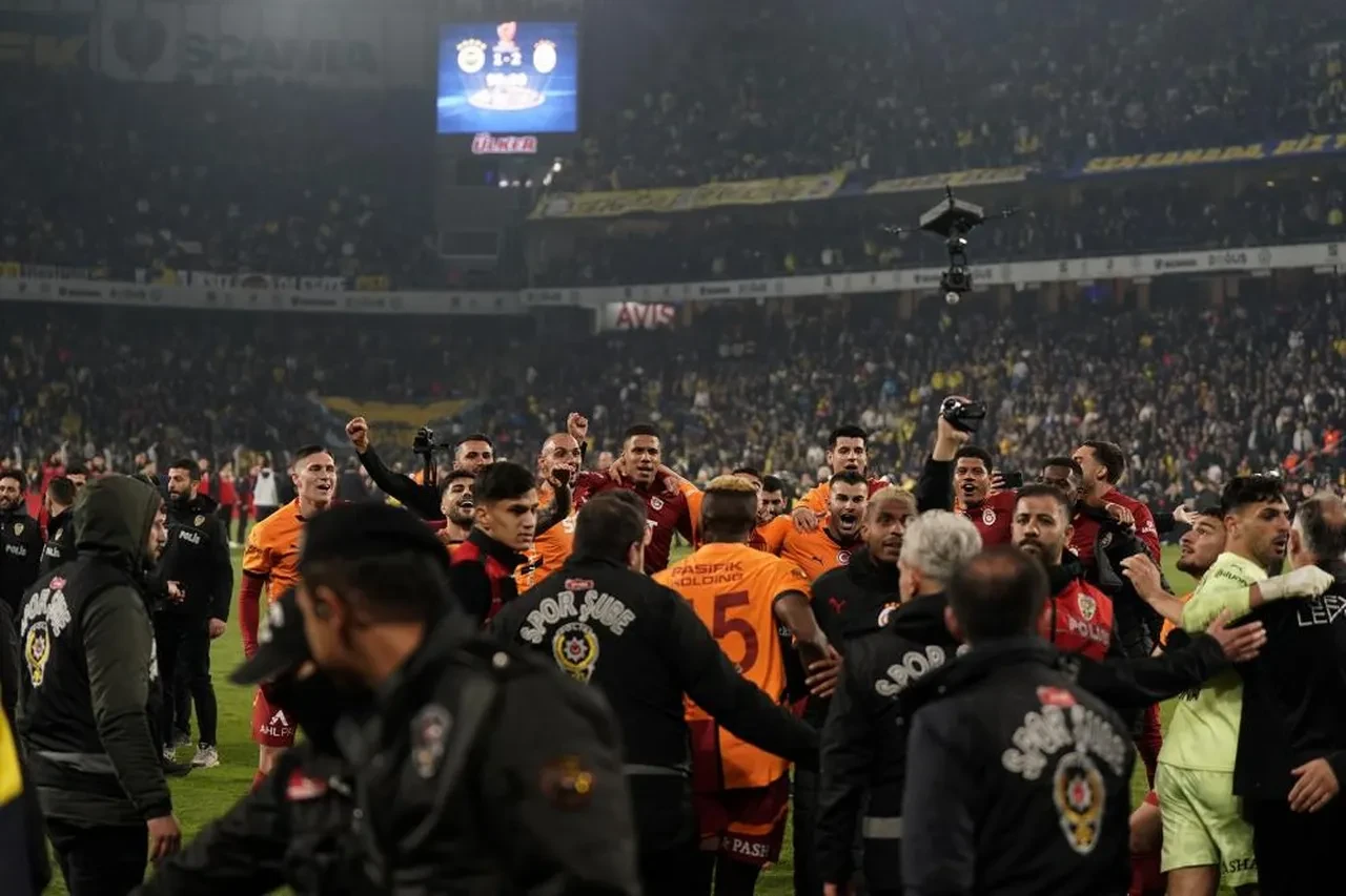 Son dakika | PFDK Fenerbahçe Galatasaray derbisinin cezalarını açıkladı!