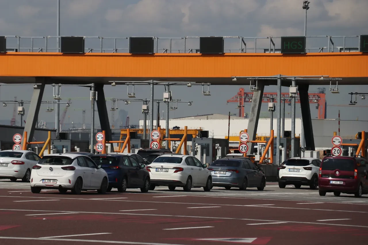 Tatil bitti, sürücüler dikkat! Bayram dönüşü trafiği başladı