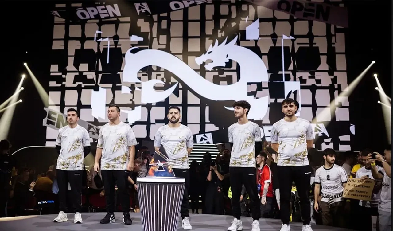 Türk rüya takımı Eternal Fire dağıldı! Kadro Aurora'ya transfer oldu