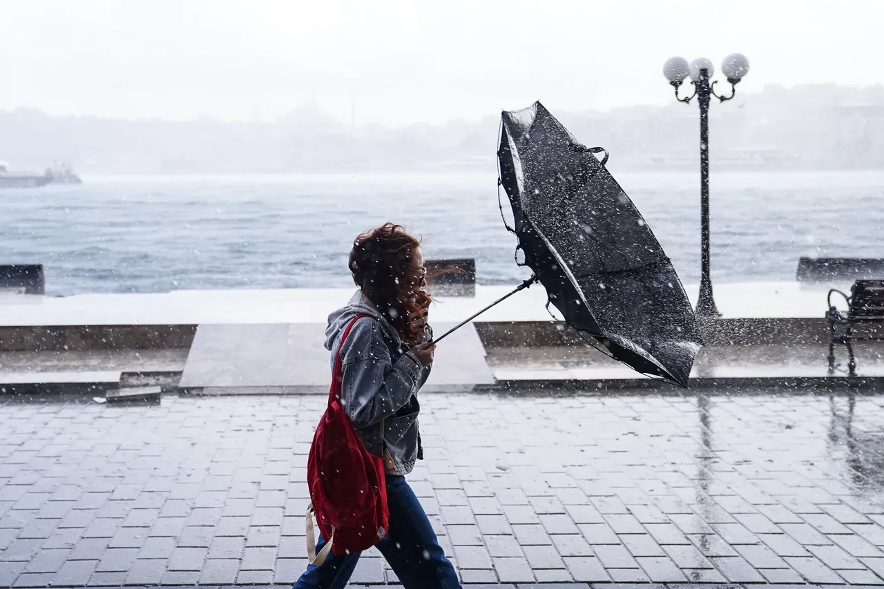 Türkiye'nin tamamı hafta sonu etki altında! Meteoroloji'nin sarı kod ve çöl tozu uyarısı verdiği iller belli oldu