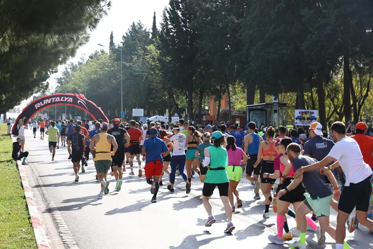 68 ülkeden 10 bin sporcu Antalya’da yarıştı!