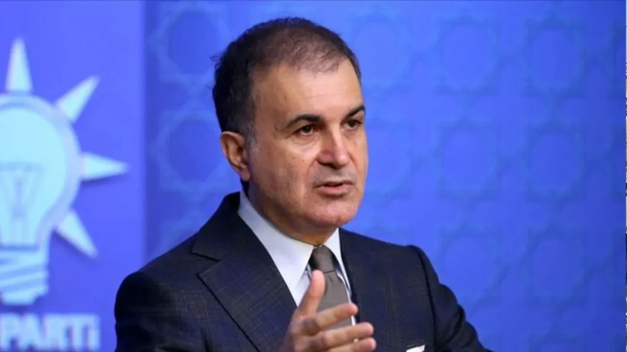 AK Parti kanadından Özgür Özel'e 'cunta' tepkisi! 'Zıvanadan çıkmış, zehir saçıyor!'